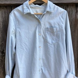 Gap button-up shirt